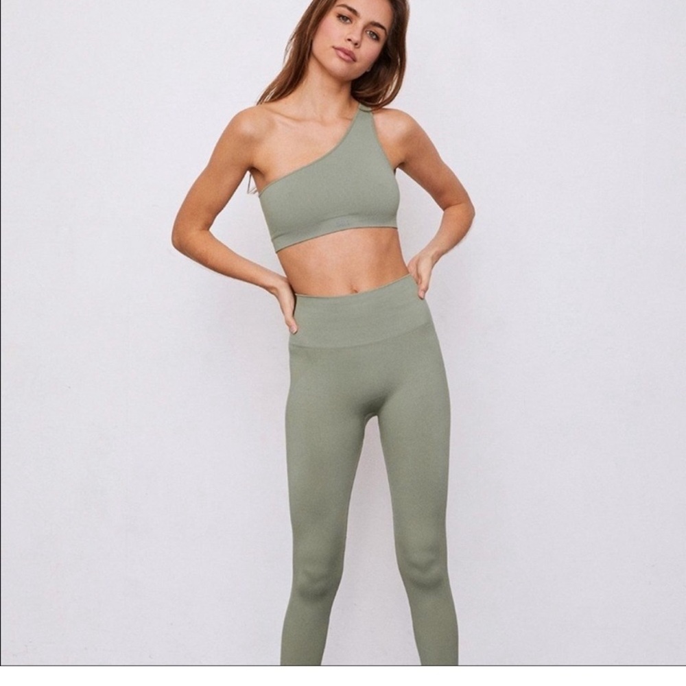 Set Active Set - Olive